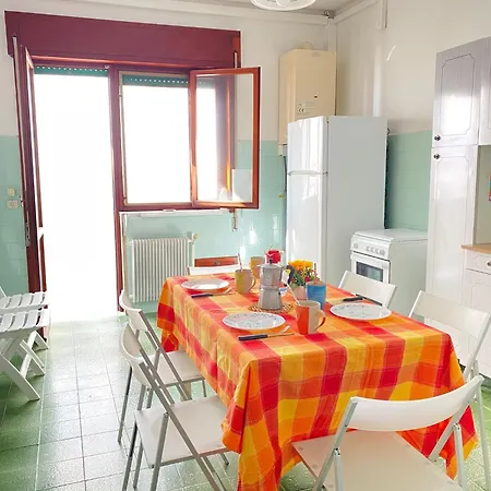 Lungomare Lido Apartment *
